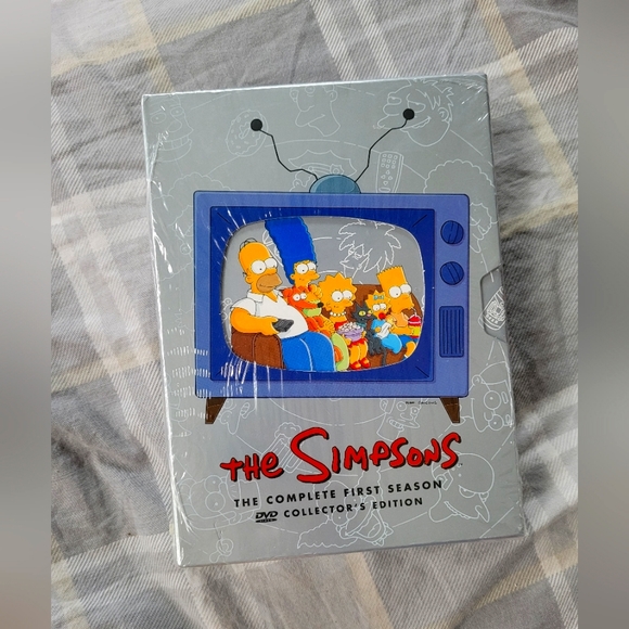 ⭐️The Simpsons: S1 Box set⭐️ - Picture 1 of 3